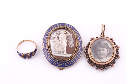 Lot 646 - A cameo, diamond-set pendant and seed pearl...