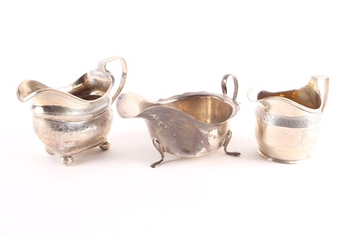 Lot 847 - A George VI silver sauce boat, Sheffield 1939...