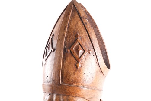 Lot 207 - A Continental wood-carved head and shoulders...