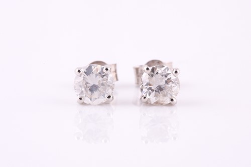Lot 346 - A pair of diamond earstuds Each brilliant-cut...