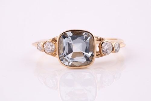 Lot 523 - An aquamarine and diamond ring, the square...