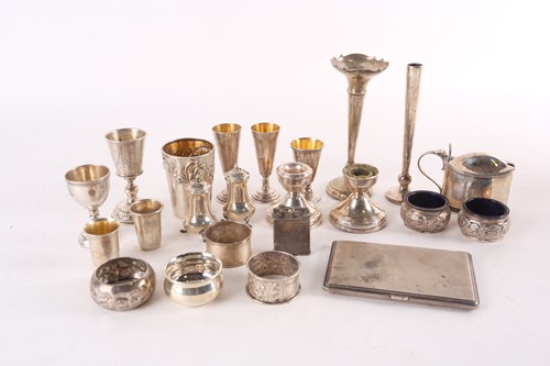 Lot 837 - A mixed group of small silver and white metal...