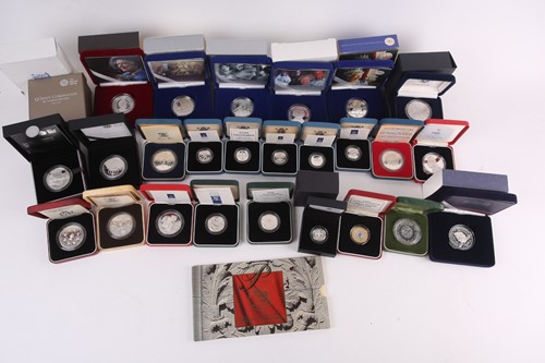 Lot 321 - A large quantity of QEII silver proof crowns,...