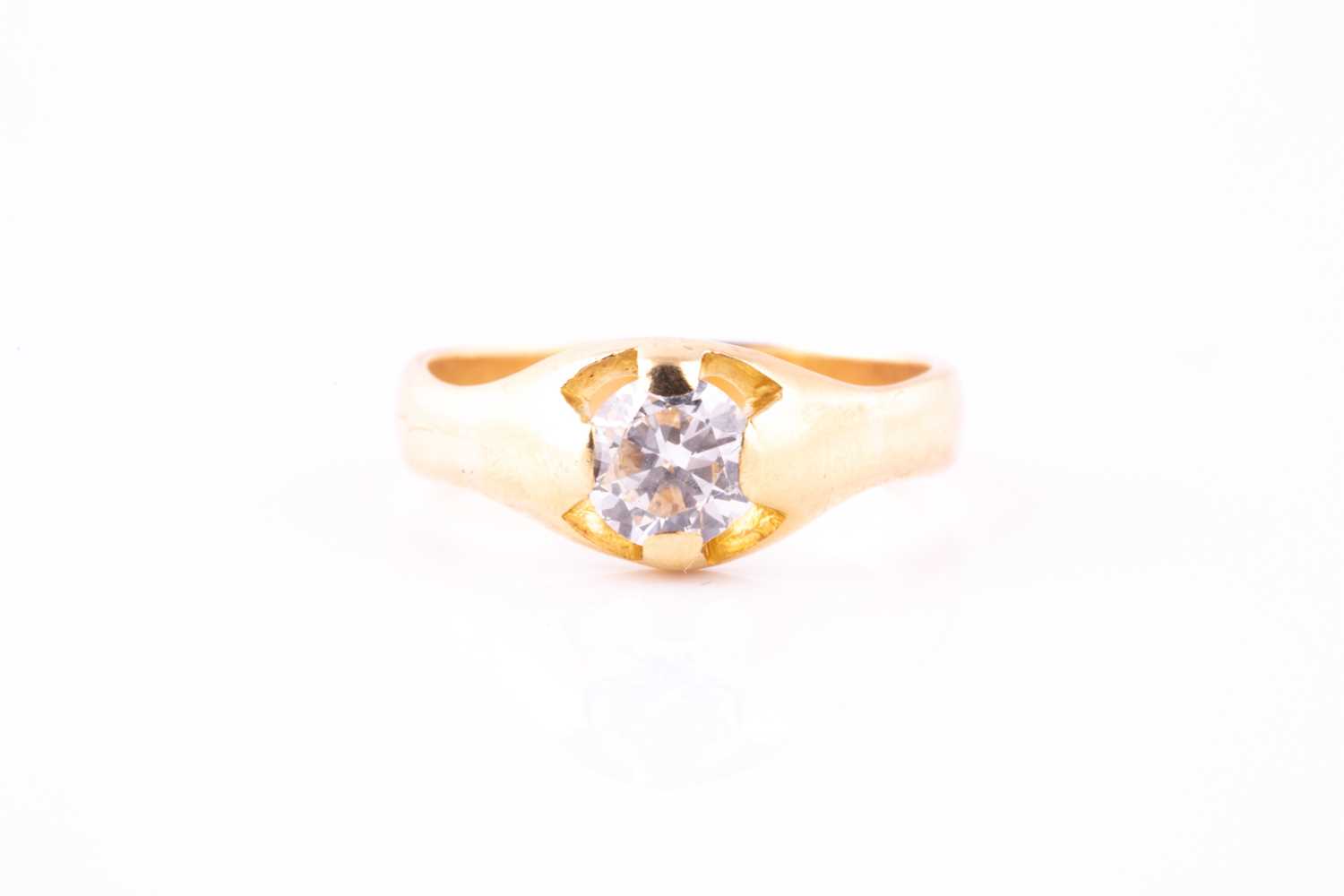 Lot 151 - A gentleman's solitaire diamond ring, the...