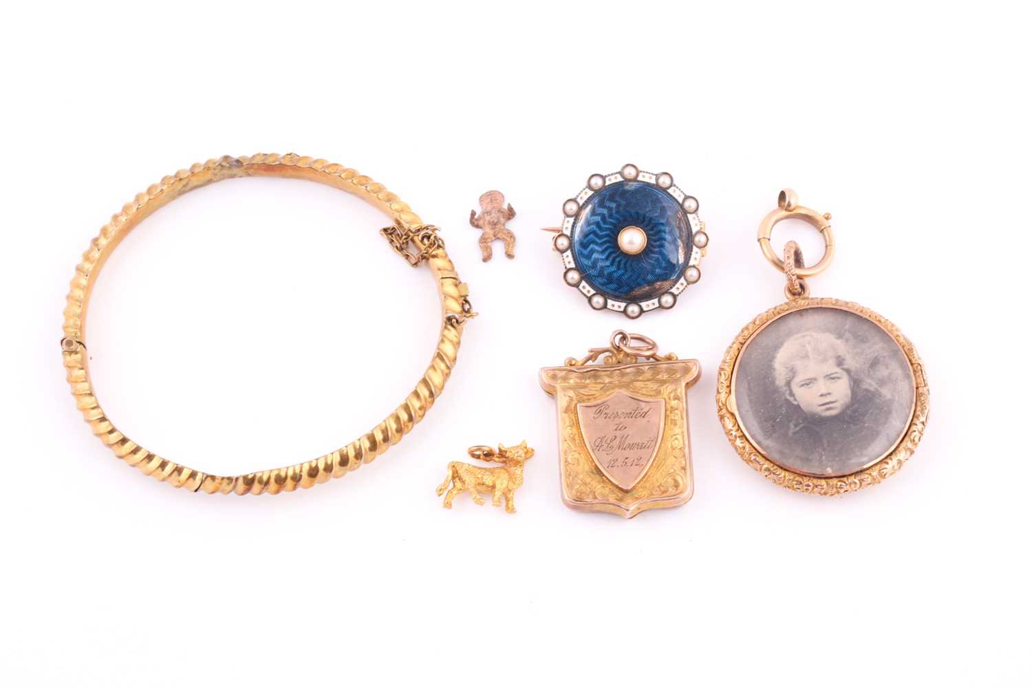 Lot 40 - A small collection of late Victorian and early...