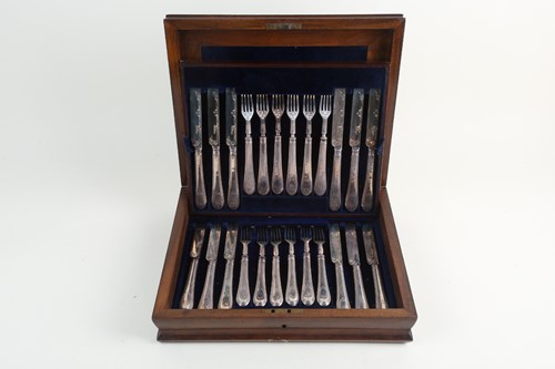 Lot 368 - A collection of silver, to include a set of...
