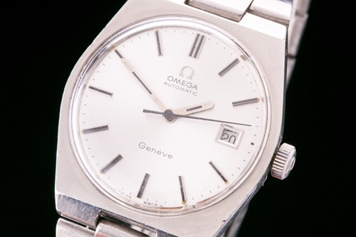 Lot 396 - A 34.5mm Omega Automatic Geneve stainless...