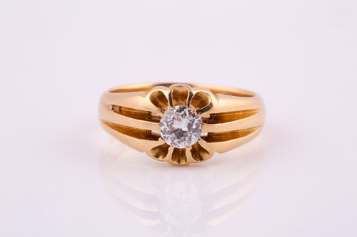 Lot 264 - An Edwardian single stone diamond ring, the...