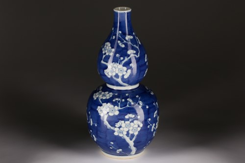 Lot 178 - A Chinese Huluping (double gourd) blue and...