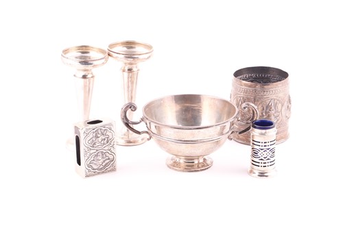 Lot 371 - A silver twin-handled pedestal bowl,...