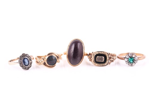 Lot 282 - Five various antique rings, including an oval...