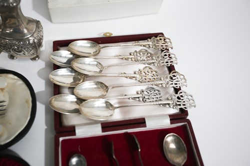 Lot 369 - A quantity of silver, to include a Victorian...