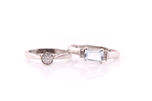 Lot 690 - A single stone diamond ring; the round...