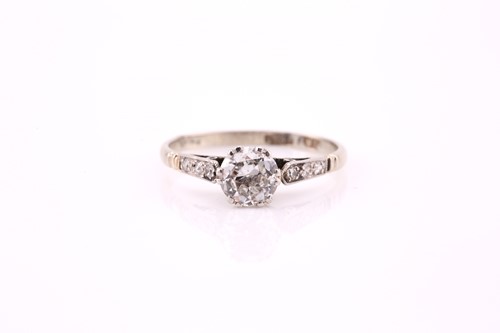 Lot 546 - An Art Deco single stone diamond ring; the...