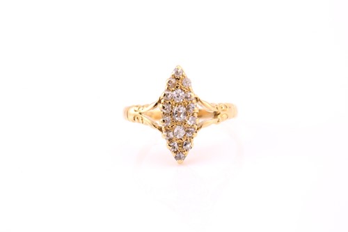 Lot 781 - An Edwardian lozenge-shaped diamond cluster...