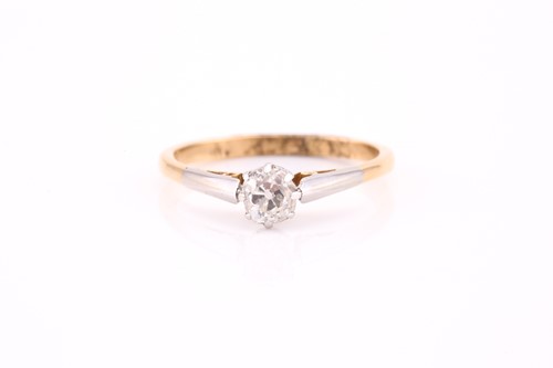 Lot 571 - A single stone diamond ring; the old cushion...