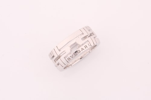 Lot 801 - Bulgari. An 18 carat white gold ‘Parentesi’...