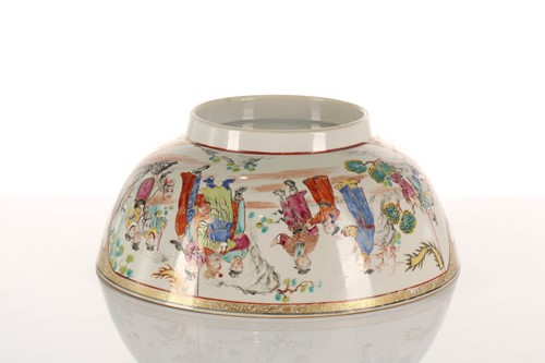 Lot 212 - A Chinese famille rose bowl, Qing, late 18th...