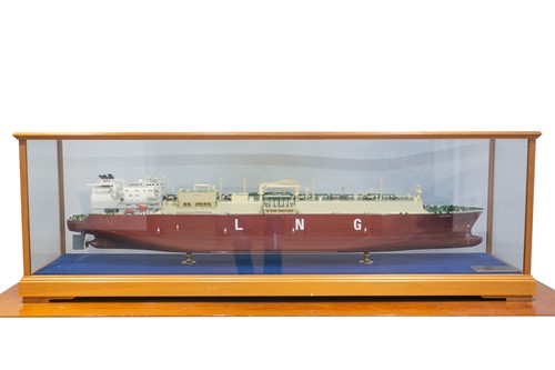 Lot 472 - A very large scale model (1/200) of a ship, a...