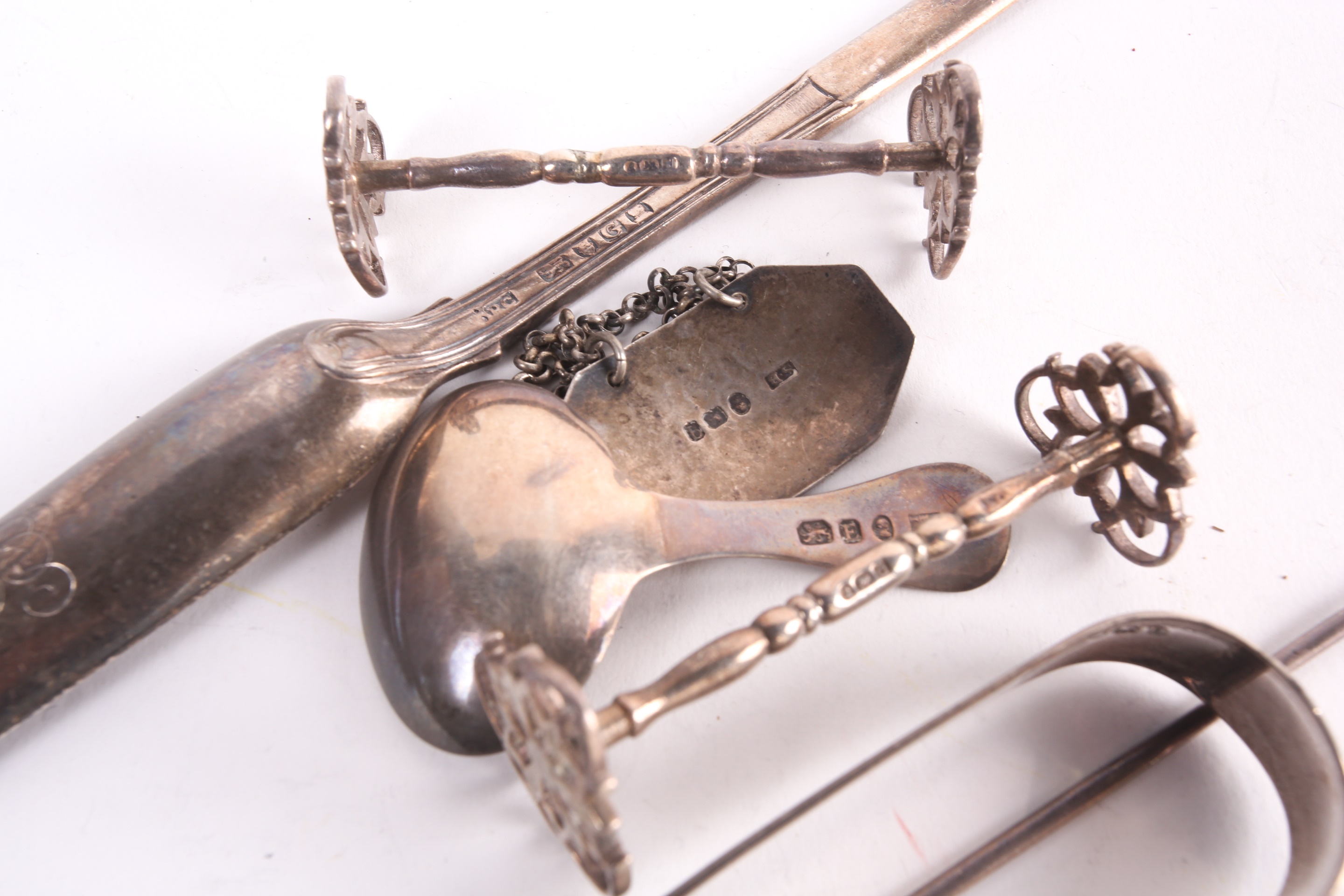 Lot 300 - A George III caddy spoon London 1800 by