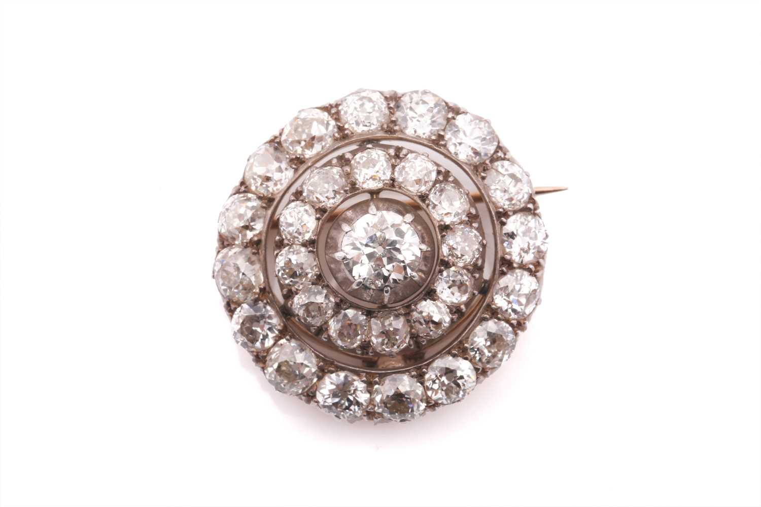 Lot 73 - A Victorian diamond target brooch, circa 1890,...