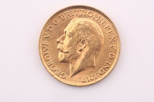 Lot 413 - A George V sovereign, dated 1913.