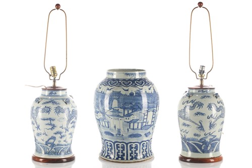 Lot 87 - A large Chinese porcelain blue & white vase,...