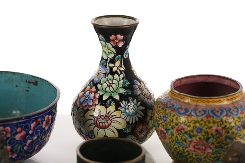 Lot 220 - A small collection of Asian cloisonne and...
