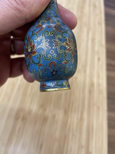 Lot 96 - A small Chinese cloisonne enamel mallet shaped...