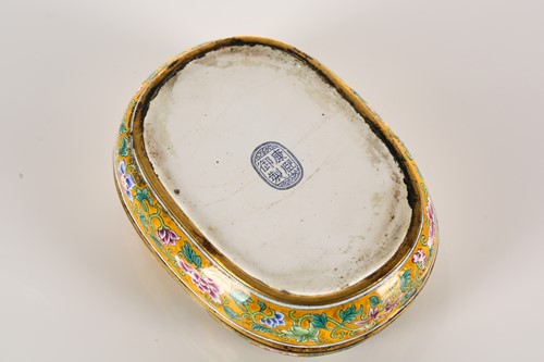 Lot 166 - A Chinese Canton enamel rounded oblong seal...