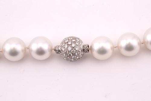Lot 186 - A South Sea pearl necklace, the twenty seven...