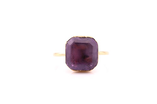 Lot 190 - An early 19th century amethyst ring, the...