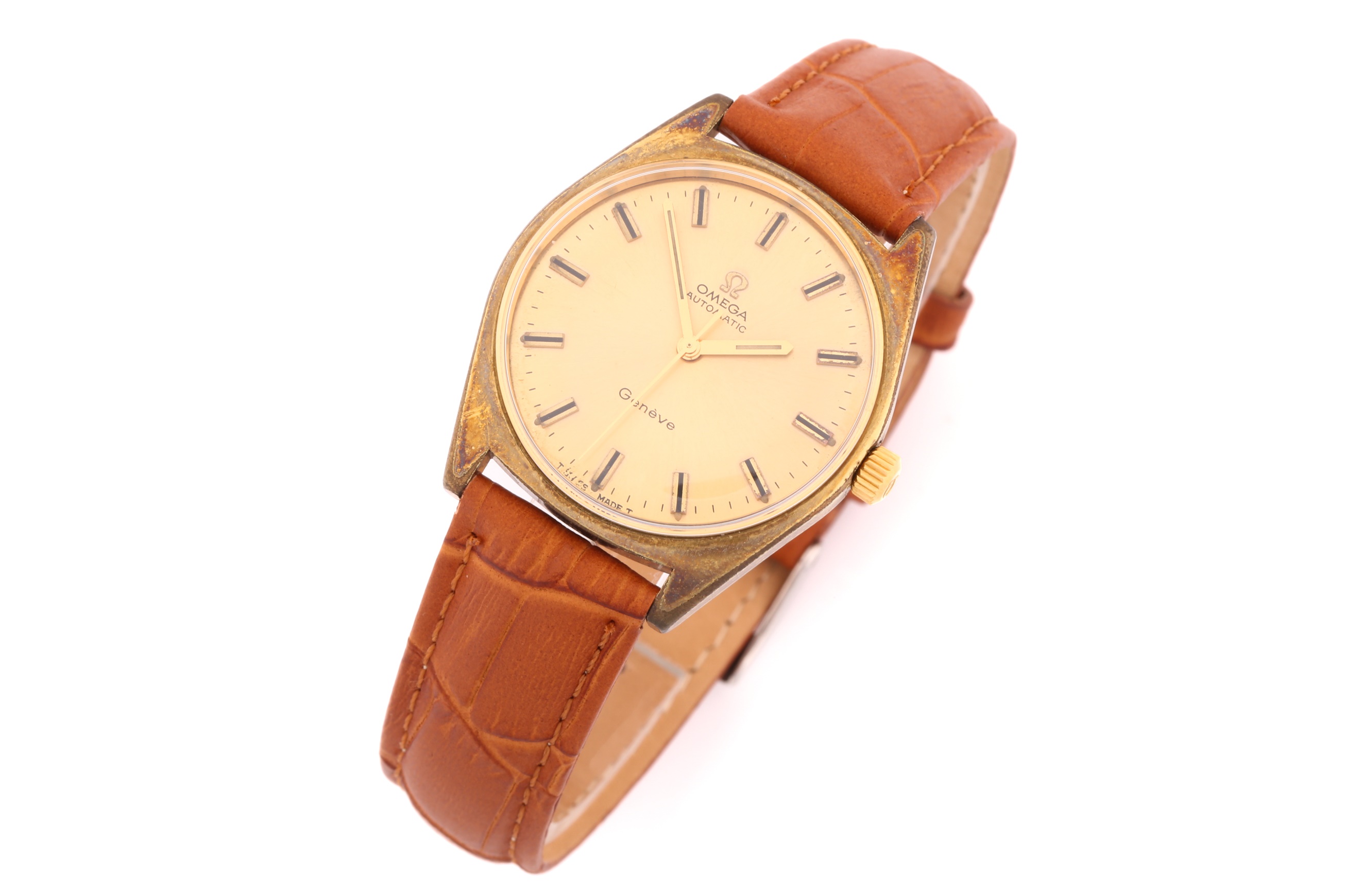 Lot 860 - An automatic Omega Geneve with a gold plated