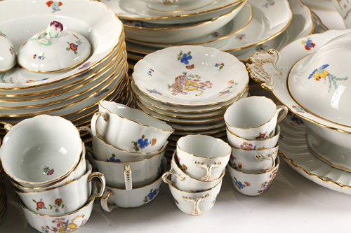 Lot 525 - Large Meissen "Kakiemon" pattern 755(?)...