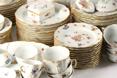 Lot 525 - Large Meissen "Kakiemon" pattern 755(?)...