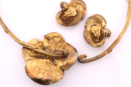 Lot 45 - A Zolotas vermeil necklace and ear clips,...