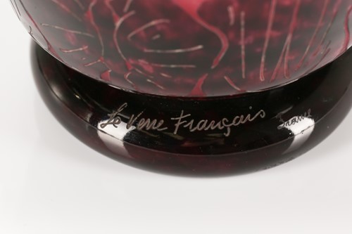 Lot 526 - A 20th century Le Verre Francais cased and...