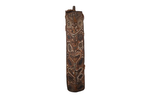 Lot 129 - A large Lower Sepik River war shield, Papua...