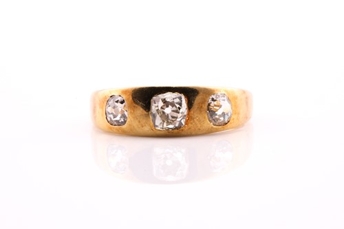 Lot 120 - A Victorian three stone diamond ring,...