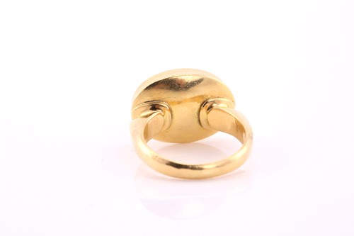 Lot 312 - An 18ct gold signet ring, the oval 1.8 x...