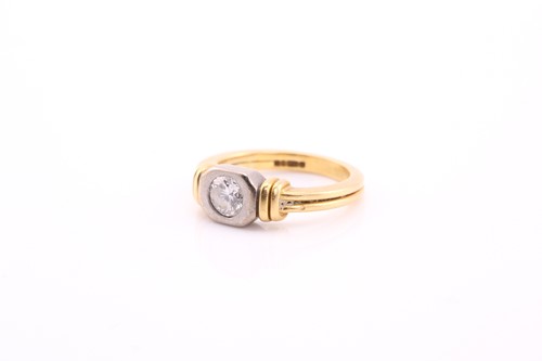 Lot 137 - A single stone diamond ring, the round...