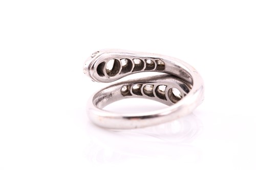 Lot 240 - A Victorian snake ring, the double-headed...
