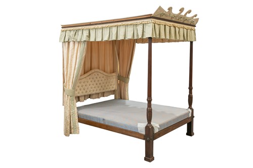 Lot 272 - A Heppelwhite style mahogany four-poster bed,...