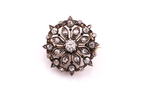 Lot 198 - A Victorian old cut diamond set brooch/pendant,...