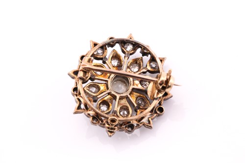 Lot 198 - A Victorian old cut diamond set brooch/pendant,...