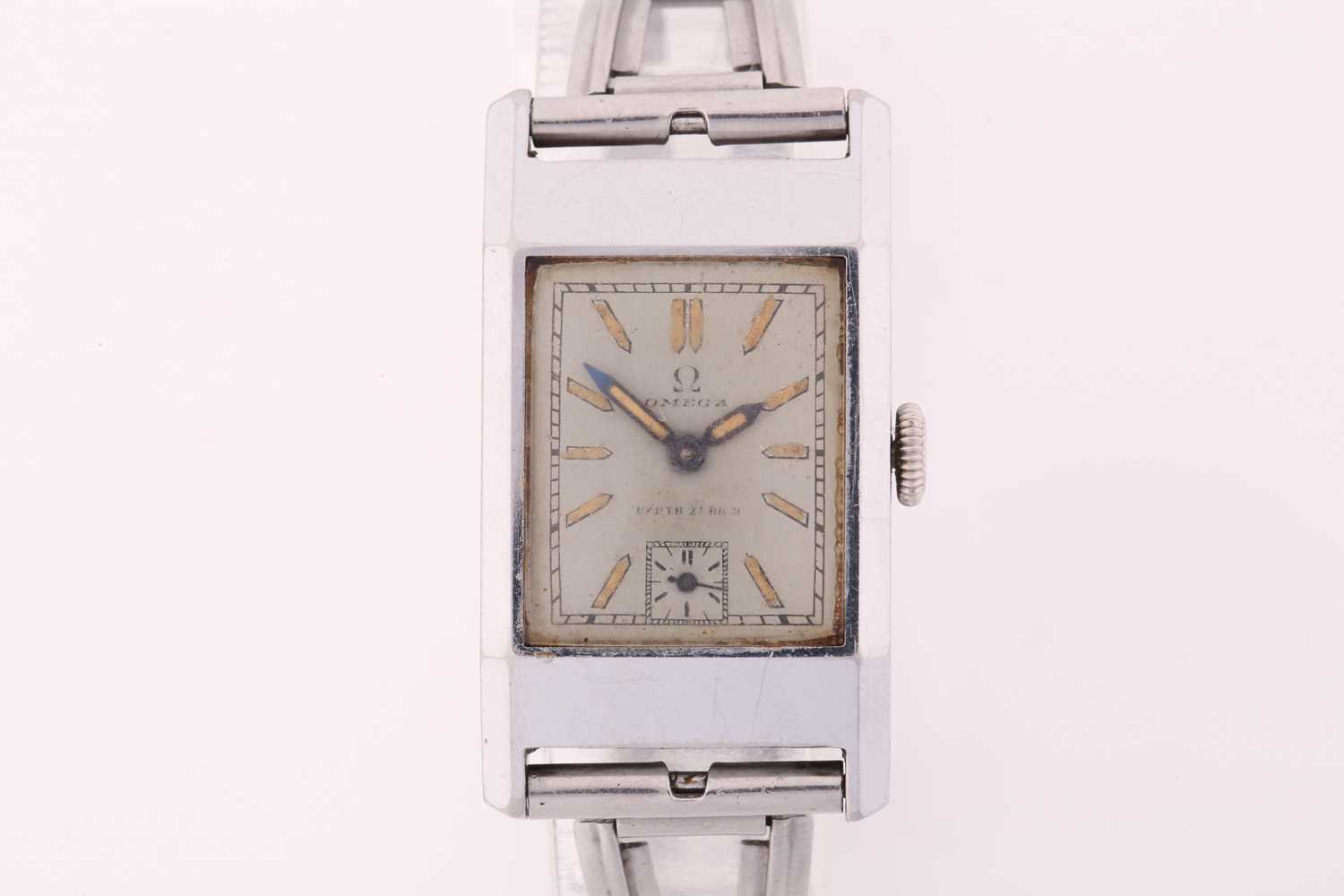 Lot 517 - A 1934 Omega tank in steel with a rectangle...