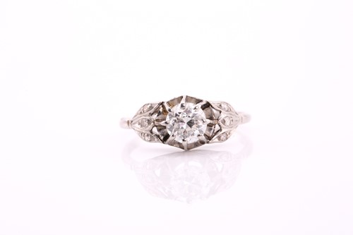 Lot 258 - A single stone diamond ring, the round...