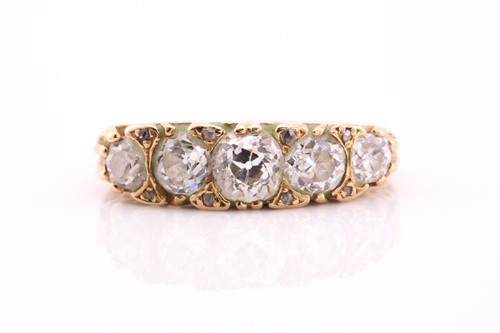 Lot 410 - Five stone diamond ring, the graduated old...
