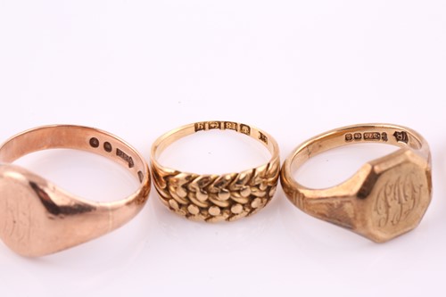 Lot 337 - A 9 carat rose gold signet ring; the oval...