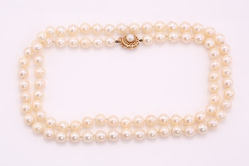 Lot 394 - A single row of cultured pearls; of uniform...